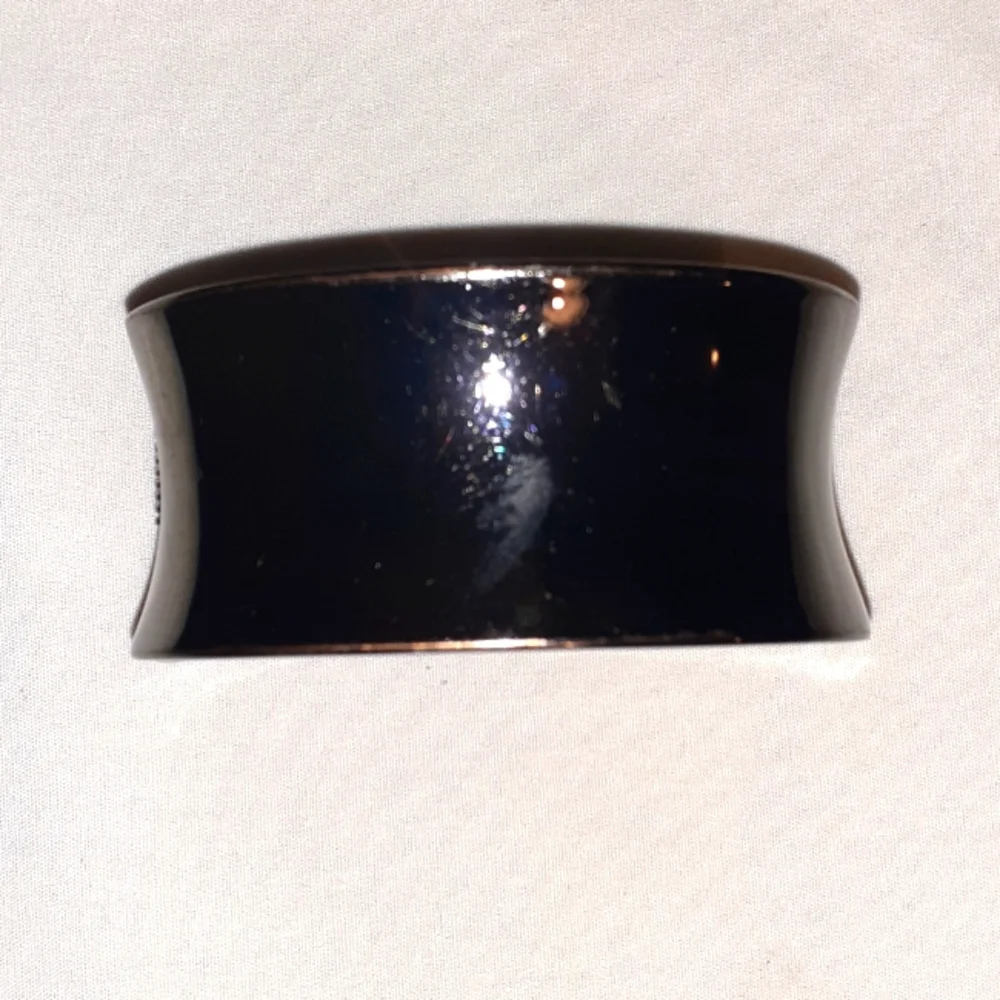Silver tone bracelet with hinged clasp - Picture 2 of 5